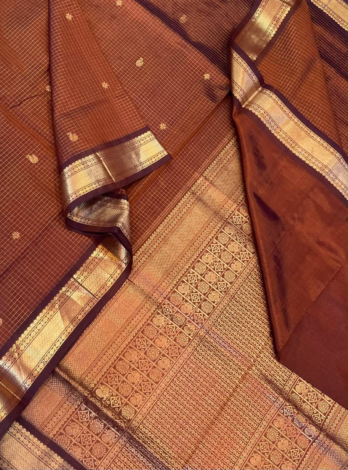 Kanchi Silk Cotton Sarees | silk cotton | VAIRAOOSI muthukattam X tiny border | chocolate brown | NKV37