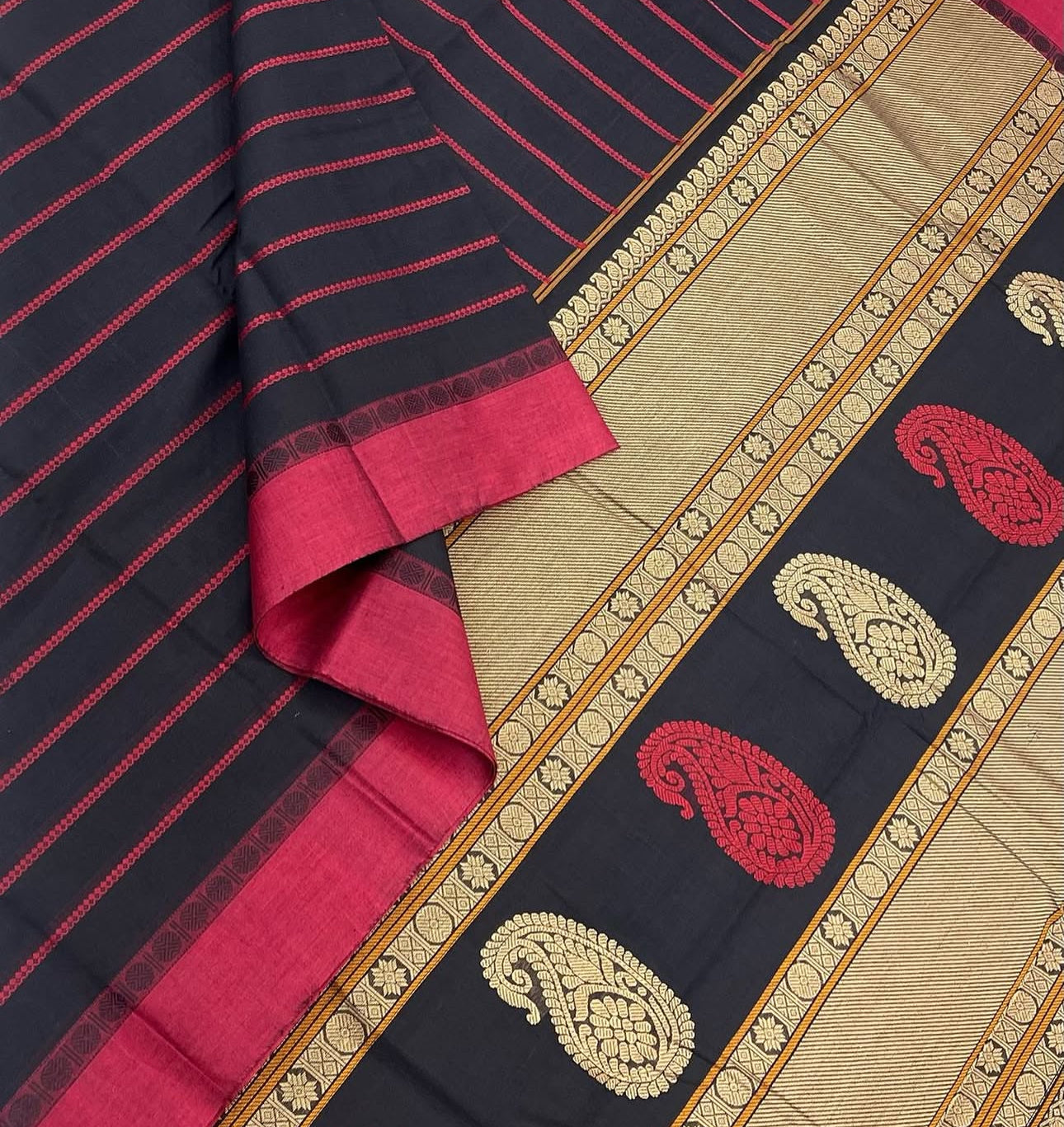 Pure Handloom Kanchi rich Cotton Saree | thread border X veldhari butta| black X red | intricate thread woven Pallu