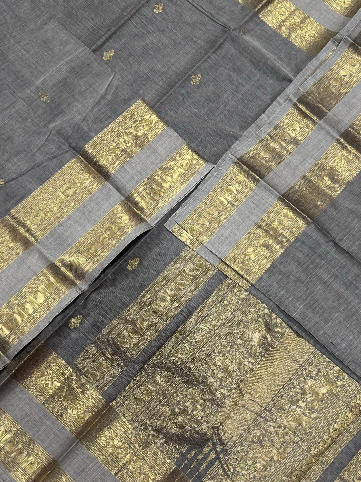 Pure Handloom Kanchi rich Cotton | Zari woven X rettaipetborder |pastel grey | intricate rich Zari woven Pallu & borders