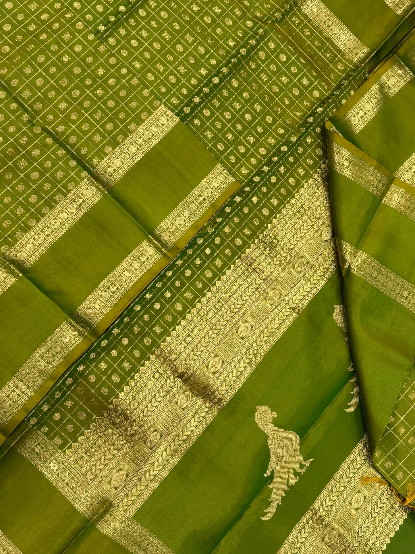 Pure Kanjivarams | leaf green X gold | 1000 BUTTA X killi pallu