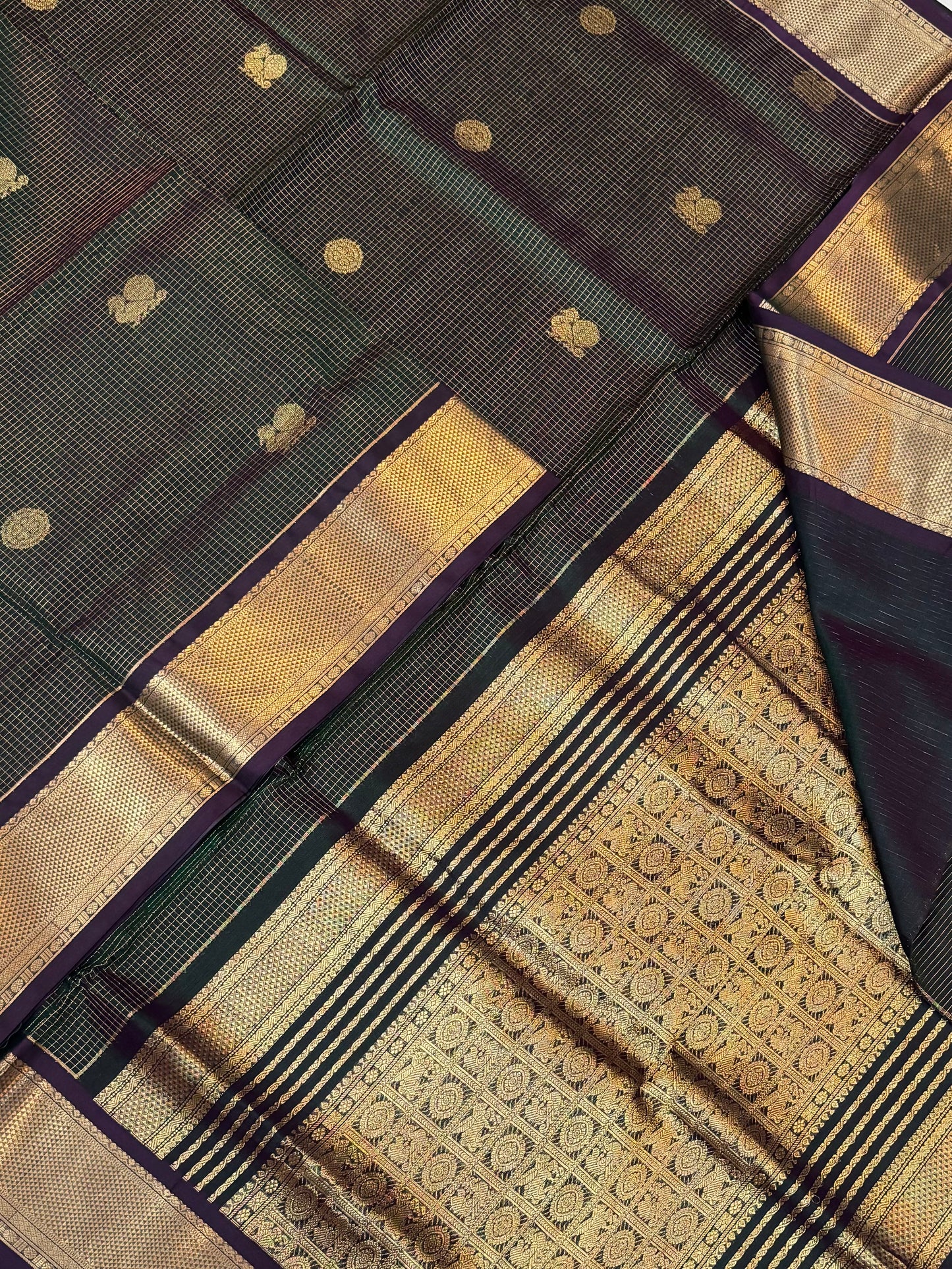 Kanchi Silk Cotton Sarees | luxury silk cotton | VAIRAOOSI muthukattam X mayil X chakram | twotone green x gold NKV37