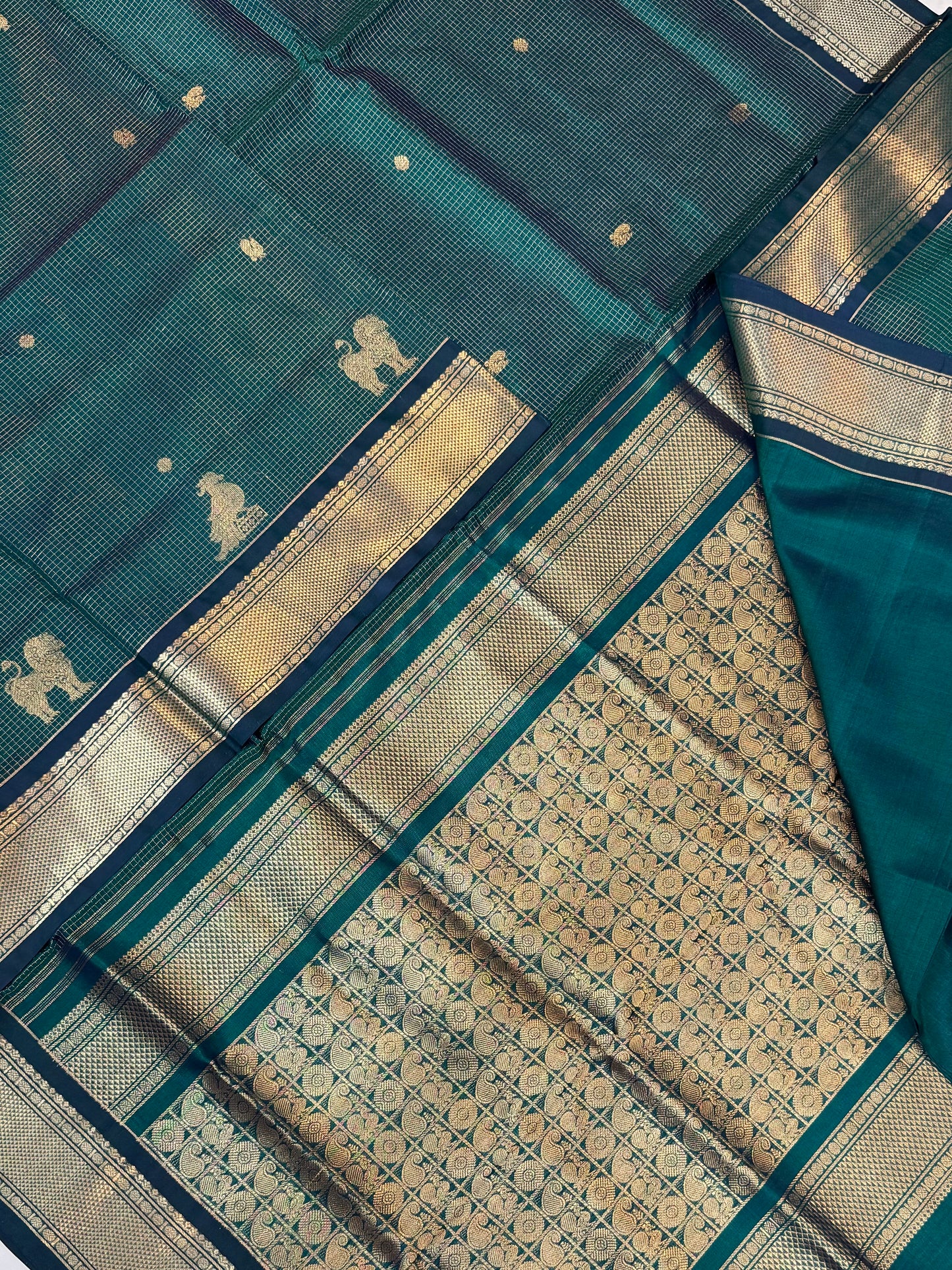 Kanchi Silk Cotton Sarees | luxury silk cotton | VAIRAOOSI muthukattam X mayil X shimma yhazli | green x gold NKV37