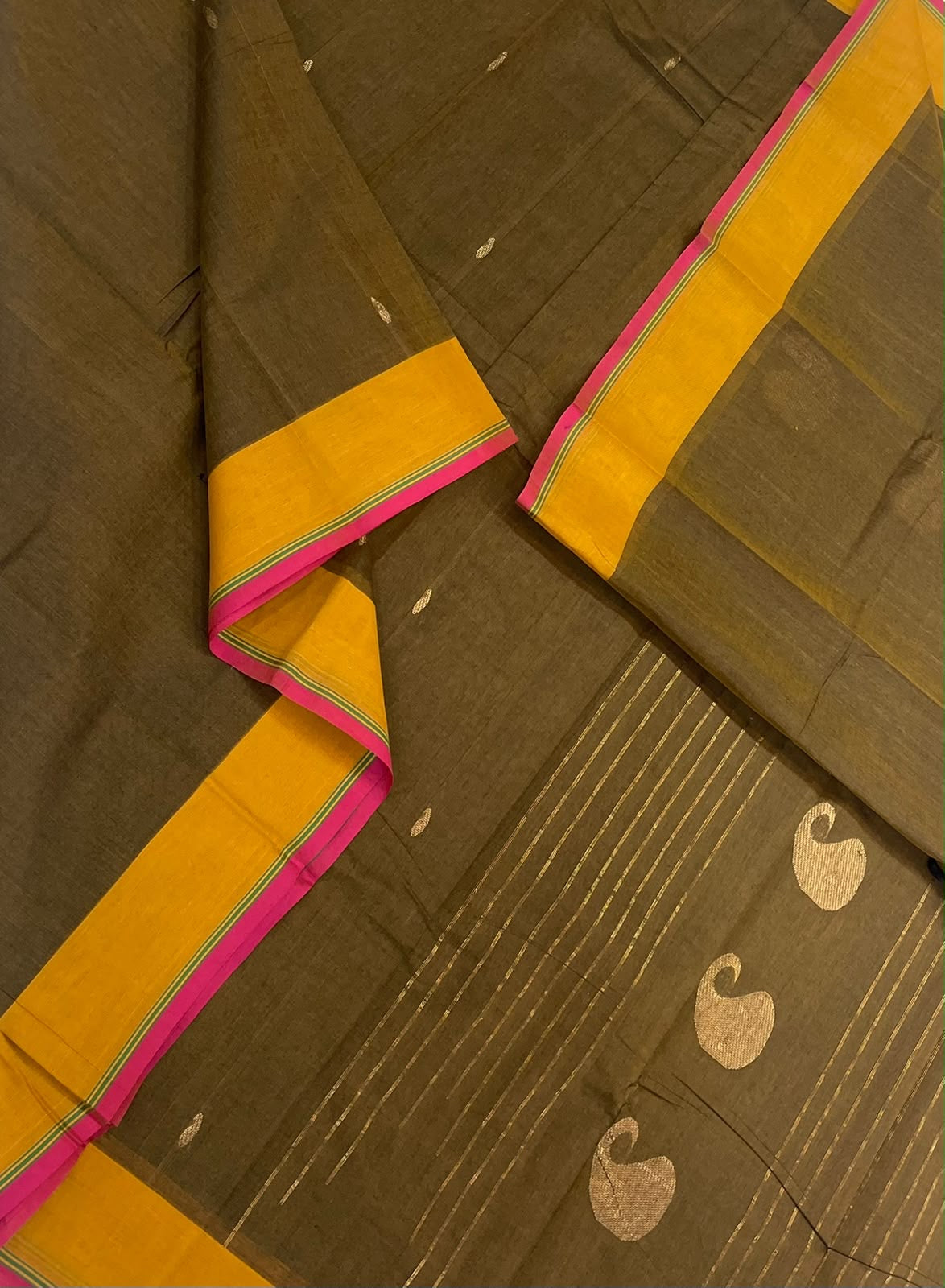 Kanchi mercerised soft cotton | mehendi green x mustard pink | thread border