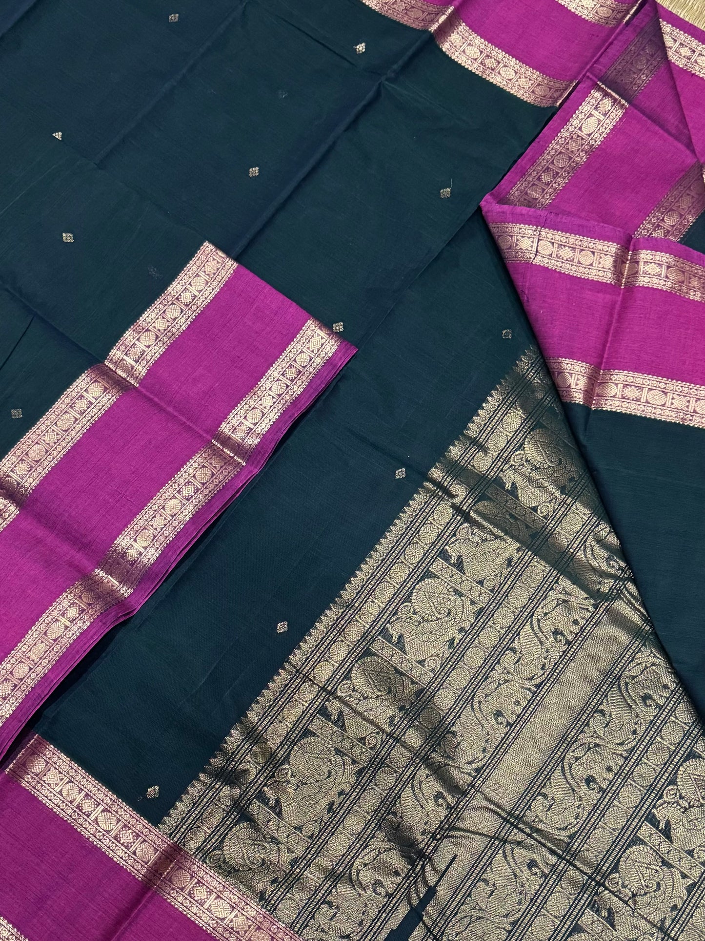 Pure Handloom Kanchi rich Cotton | rettaipet Zari woven border |bottle green X pink | intricate rich Zari woven Pallu & borders