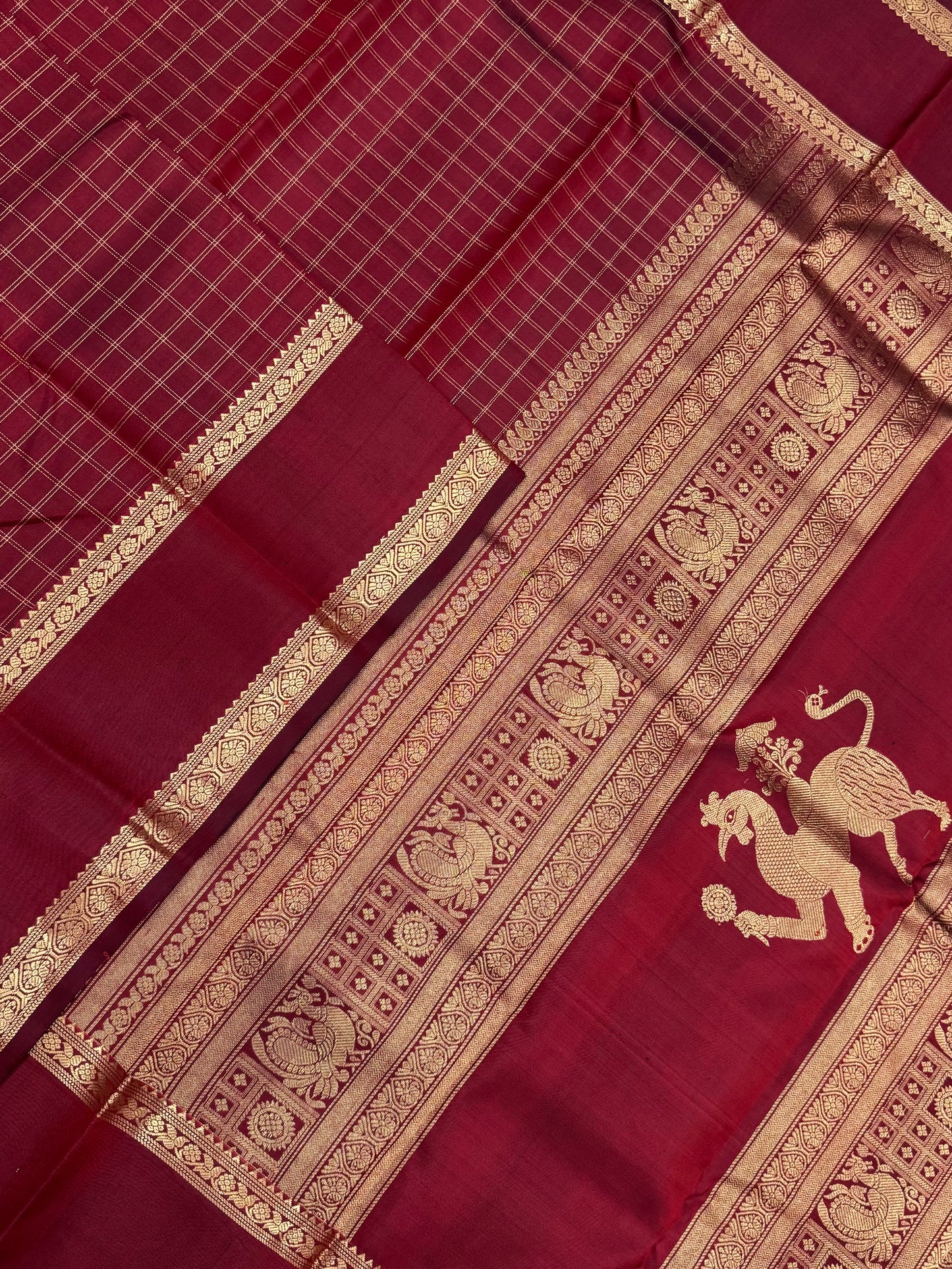 Pure Kanjivarams | rettaipet border X navakunjara motif | aaraku X gold |Handwoven luxury x 4 ply master weave | NKV45