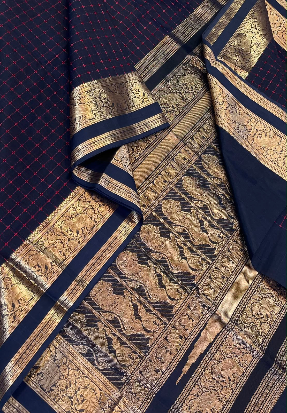Kanchi Silk Cotton Sarees | zari Yaanai border x plus butta X shimmayhazli pallu | black X gold