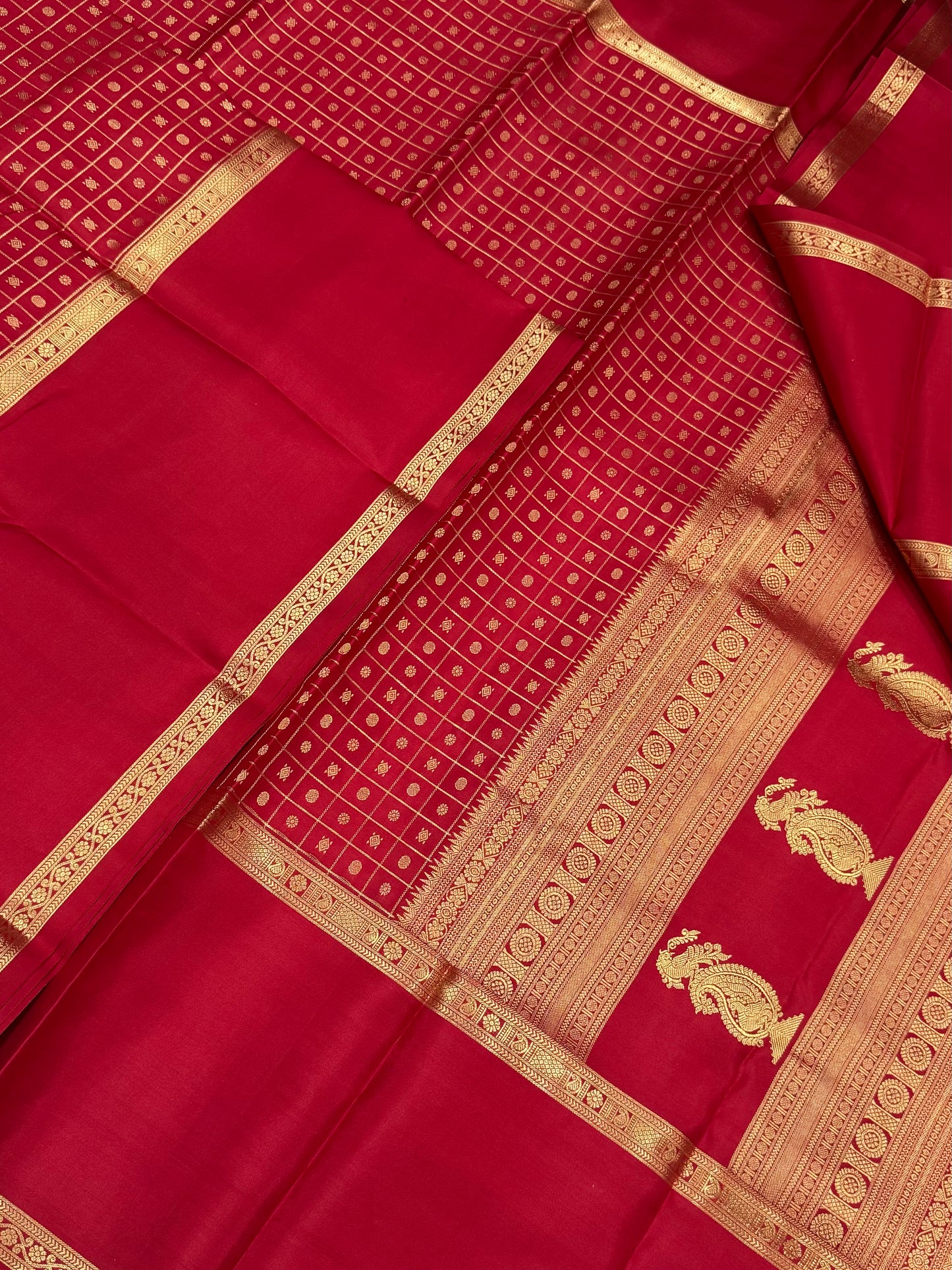 Pure Kanjivarams | red x gold | rettaipet border X 1000 BUTTA | master weave pallu