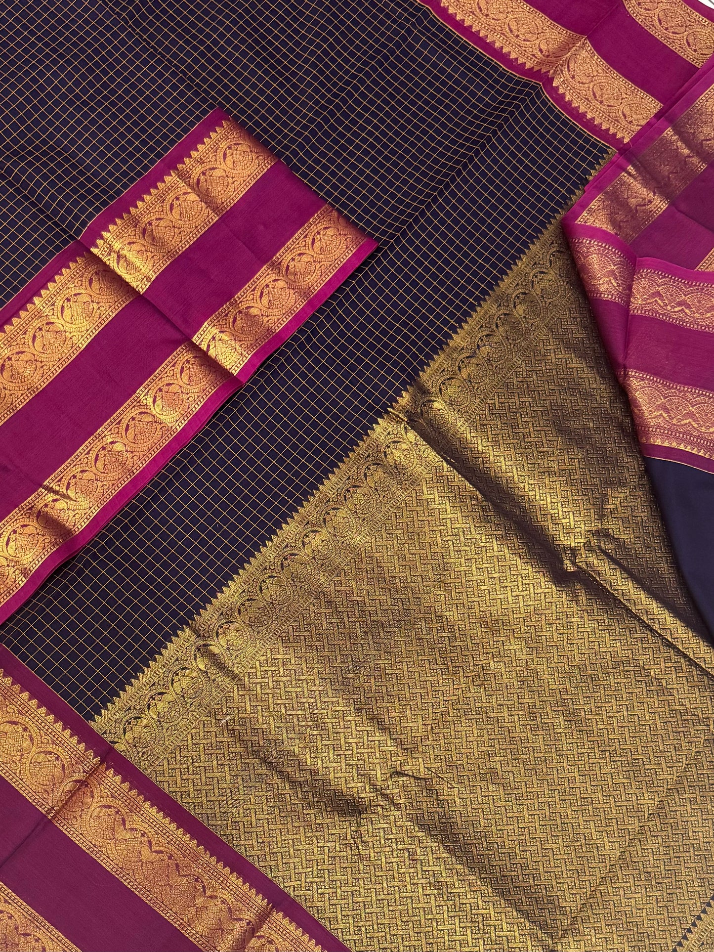 Kanchi soft cotton | thread podi kattam X Zari eruthalapakshi rettaipet border | navy blue X pink
