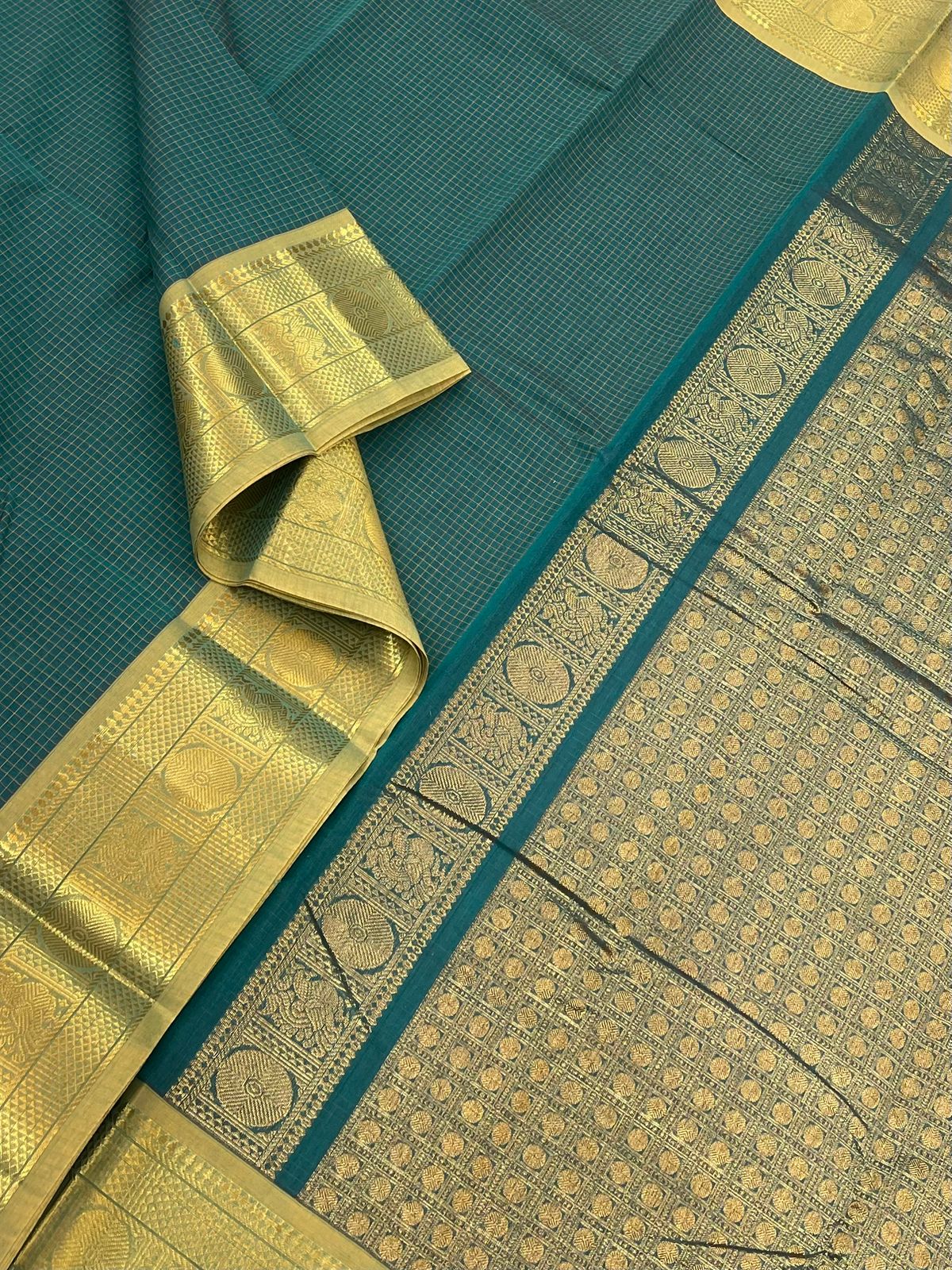 Kanchi soft cotton | podi kattam x Zari border | green X light green