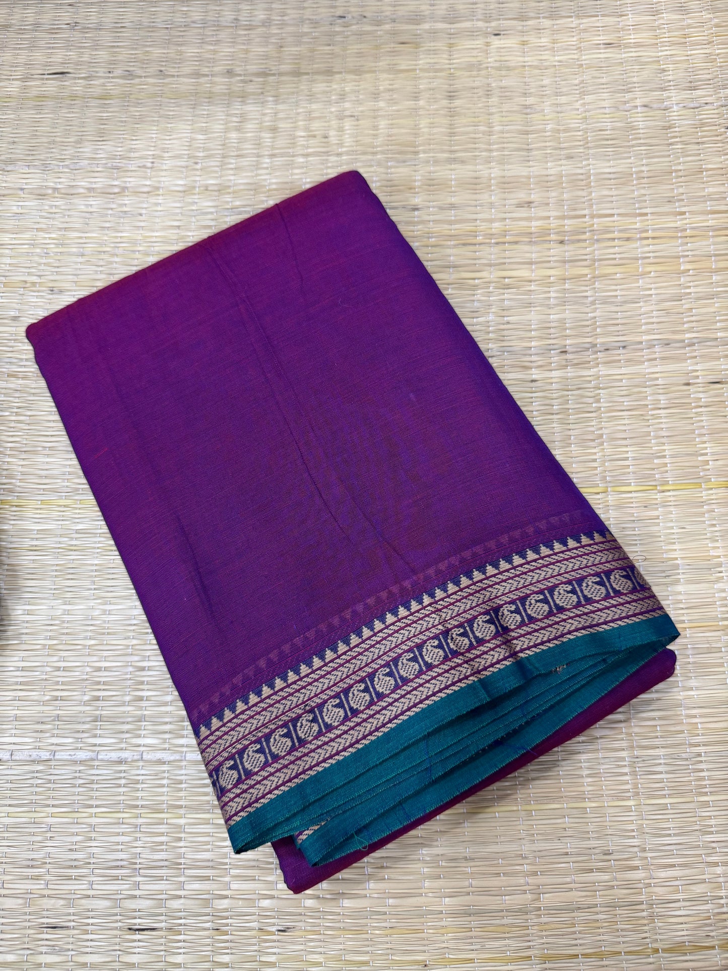 Narayanpet soft cottons | tiny thread border | majenta X green