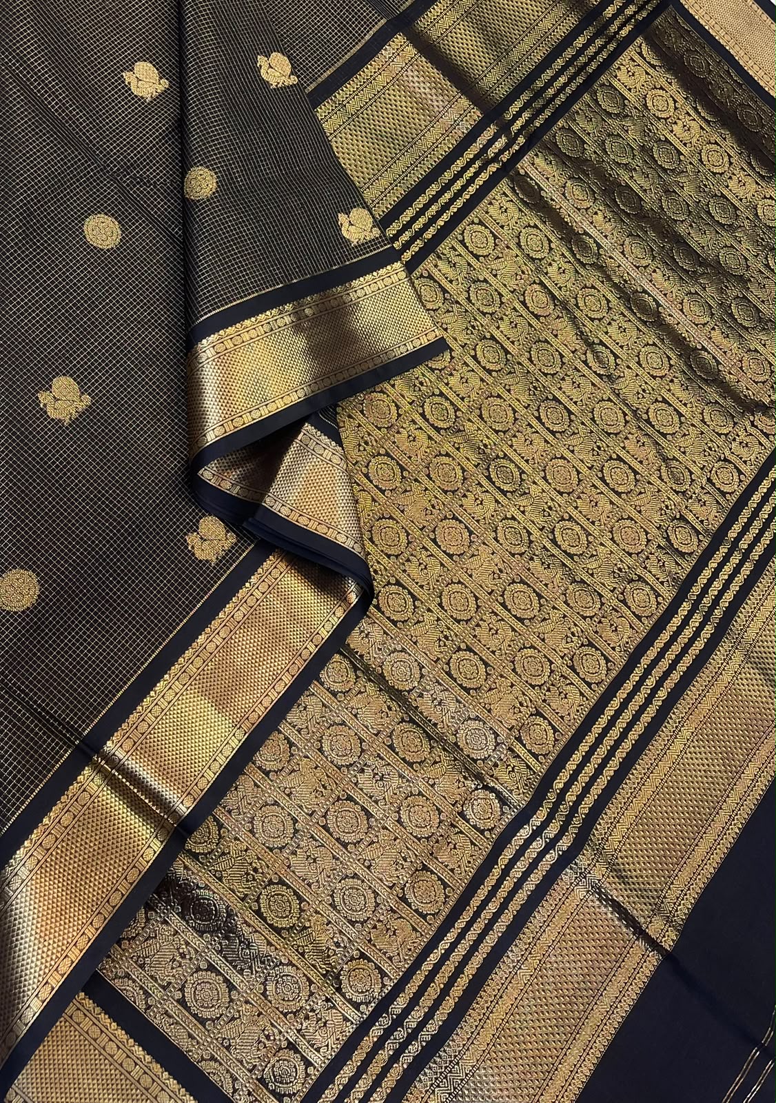 Kanchi Silk Cotton Sarees | mayil zari border x muthukattam x mayil chakram | black