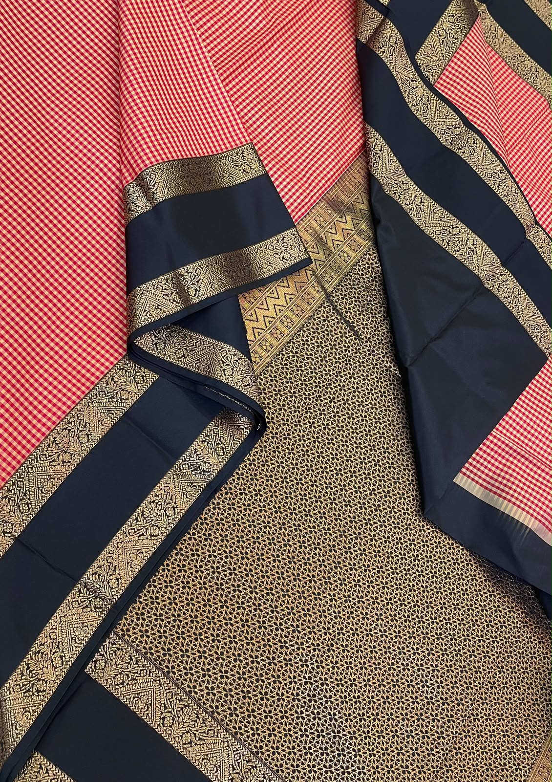 Vegan Silk Sarees Online | red x cream X black | kasa kasa kattam x rettaipet border
