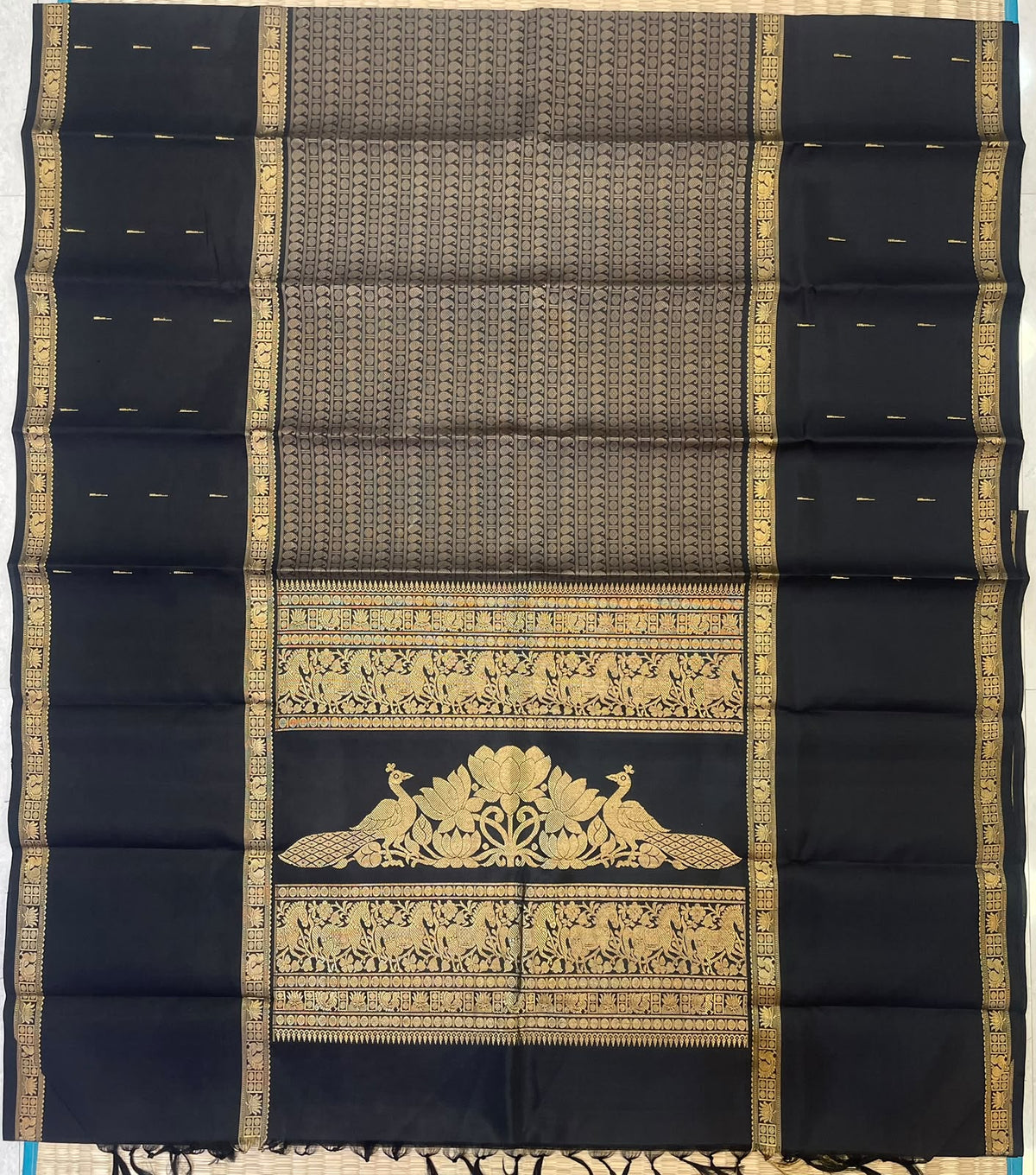 Traditional Kanchipuram Silk Sarees | zero zari & minimal Zari | varisaipet Xmuppagam | black | Handwoven luxury x 4 ply master weave | NKV35