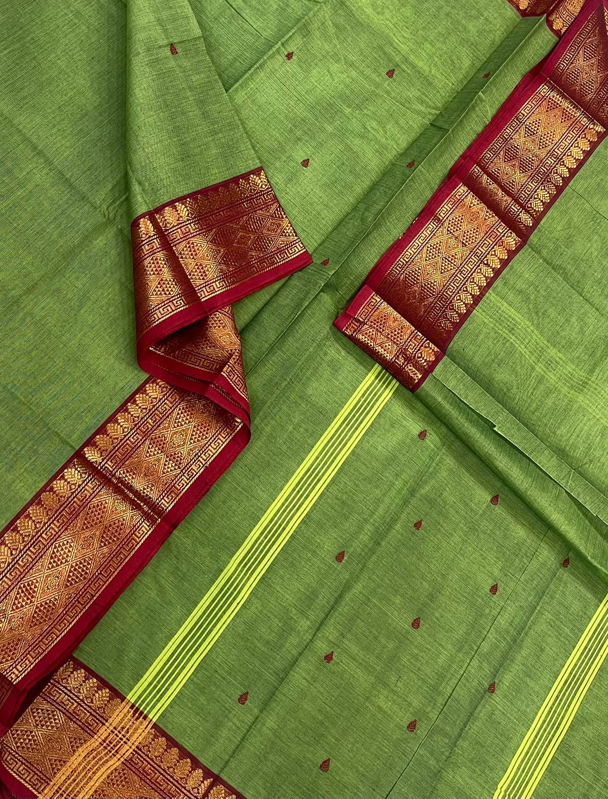 Kanchi soft cotton | rich Zari border | green 💚 x pink 🩷