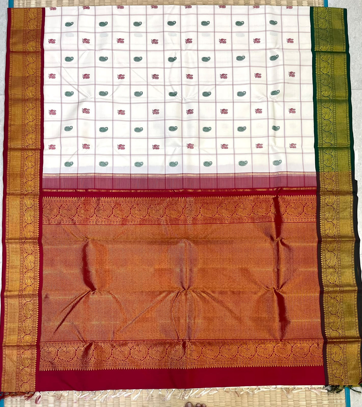 Traditional Kanchipuram Silk Sarees | ganga jamuna border Zari | kattam x manga x mayil | white x marron x green | Handwoven luxury x 4 ply master weave | NKV35