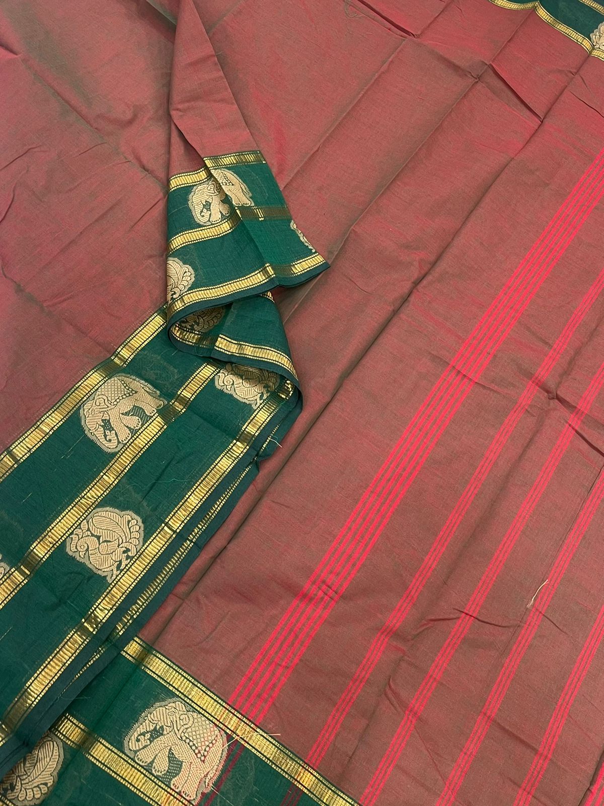 Kanchi soft cotton |yaanai mayil butta x Zari rettaipet border | twotine marron x green