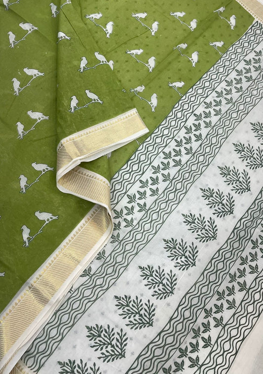Premium soft cotton | green X Zari border | printed motif