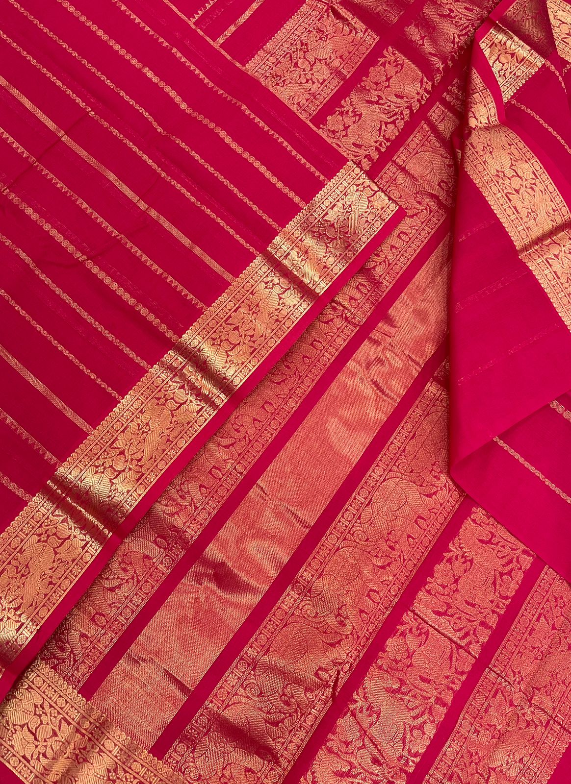 Kanchi handloom rich cotton |vertical veldhari | kanchipuram Zari border | hot pink X gold