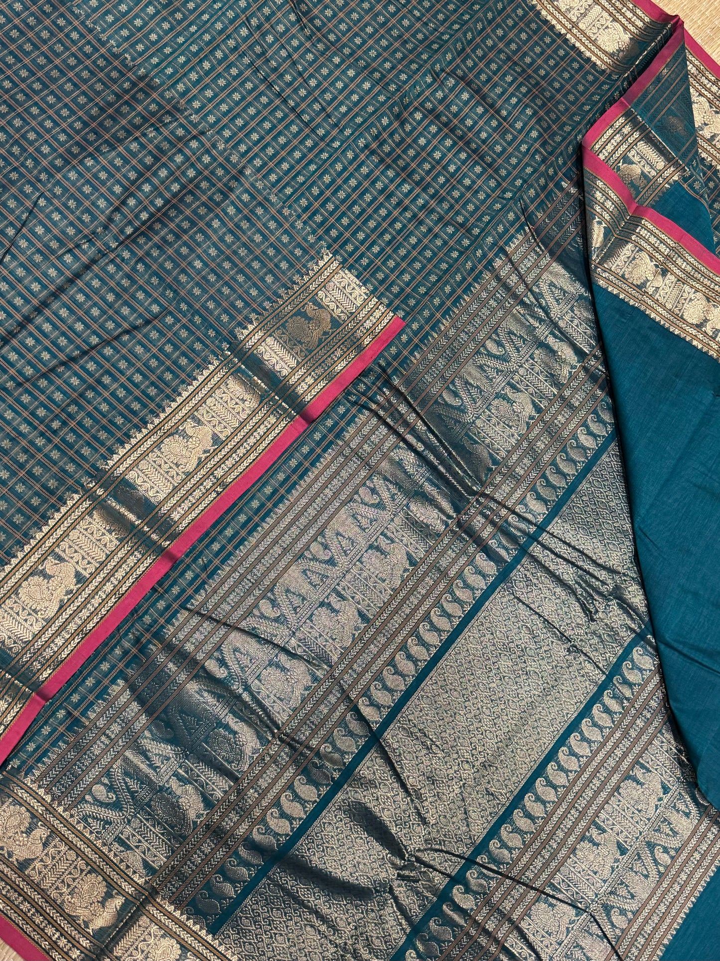 Pure Handloom Kanchi rich Cotton Saree | 1000 butta x zari border | green X red | intricate rich thread woven Pallu