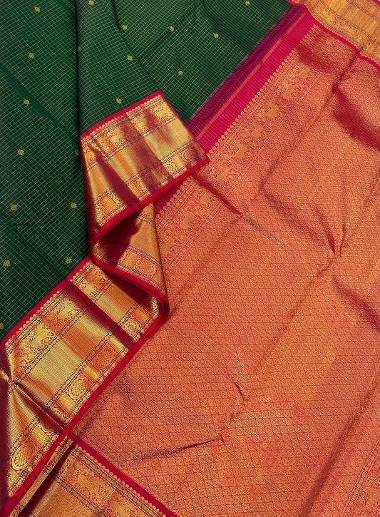 Pure korvai Kanjivarams | bottle green X twotone pink | muthukattam X Kamalam butta | 4ply master weave