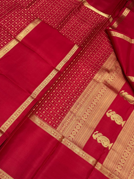 Pure Kanjivarams | red x gold | rettaipet border X 1000 BUTTA |  master weave pallu
