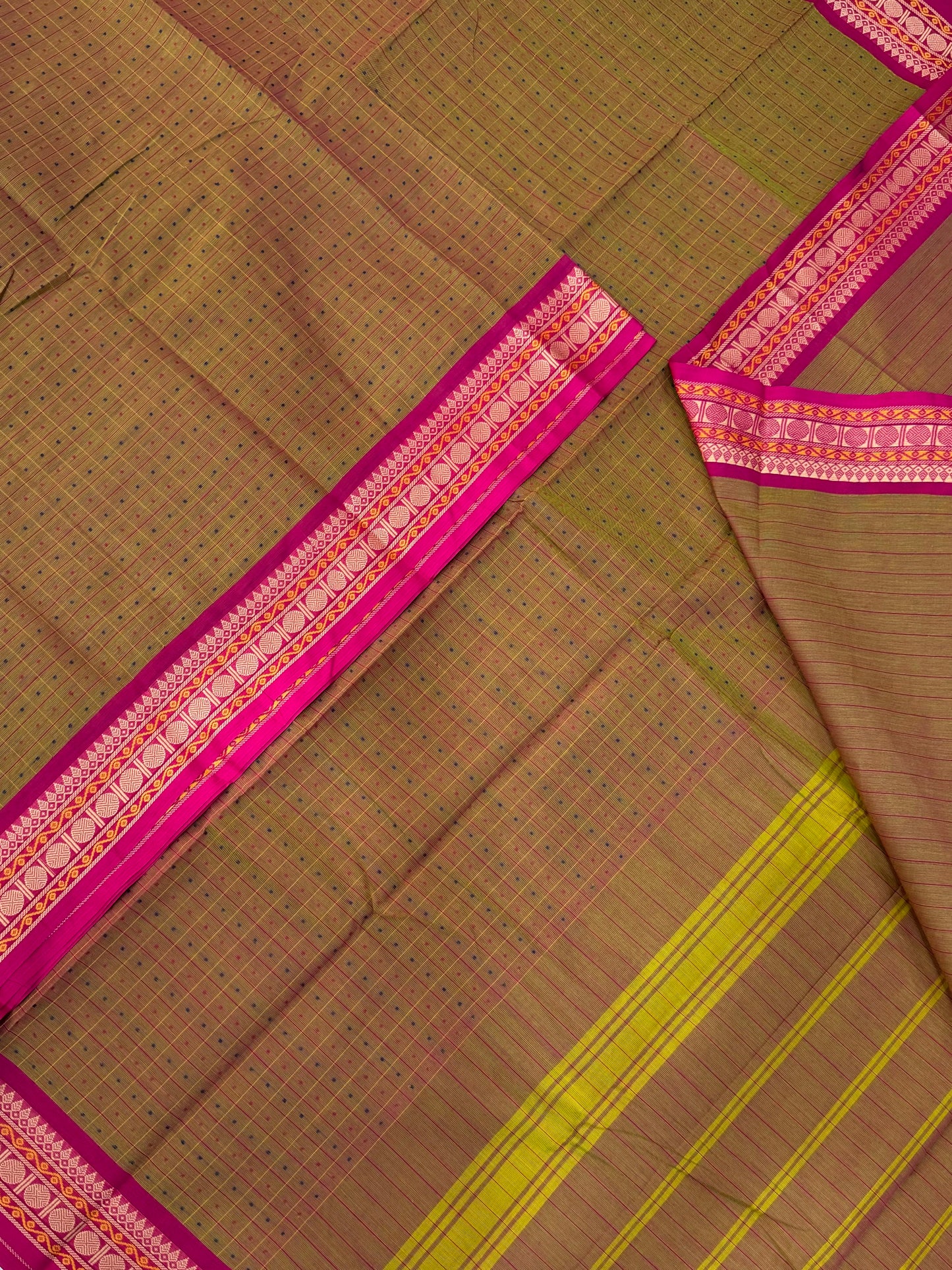 Kanchi soft cotton | twotone X pink | 1000 BUTTA X thread border
