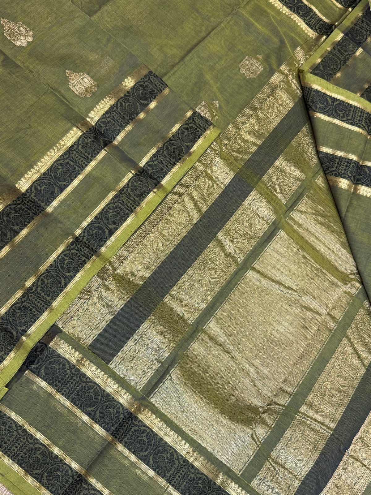 Pure Handloom Kanchi rich Cotton Saree | thaer BUTTA  X zari woven pallu | green X thread woven border