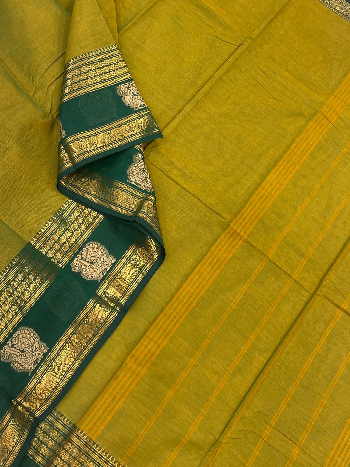 Kanchi soft cotton |mayil butta x Zari  rettaipet border | leaf green x dark green