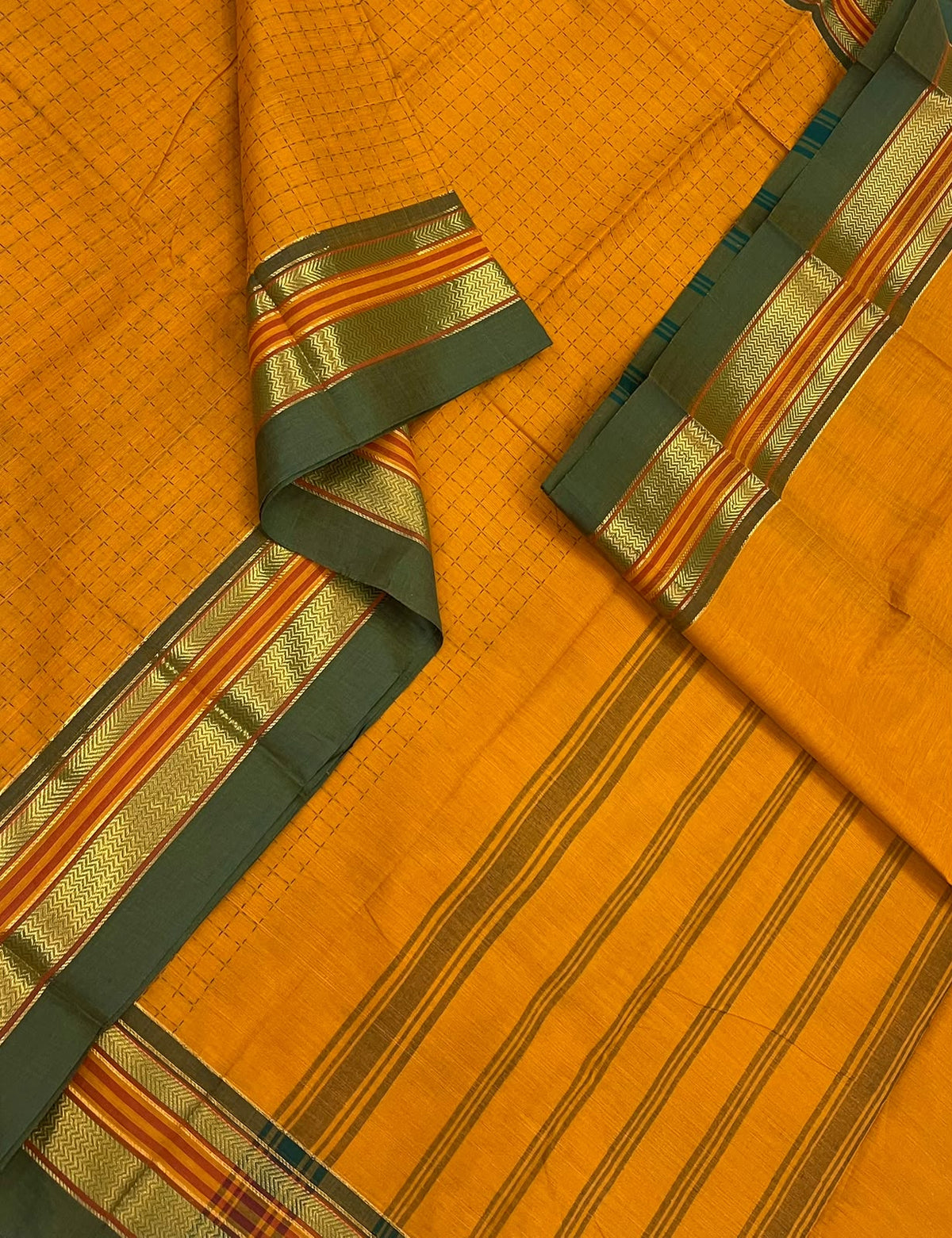 Kanchi soft cotton | manjal 🧡 x green 💚 |  Zari border x plus butta