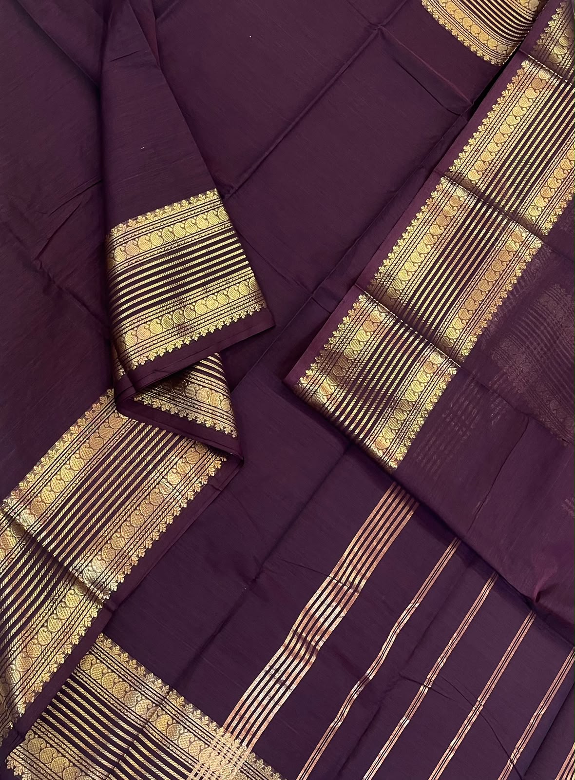 Kanchi mercerised soft cotton | coffee brown arakku x gold | zari border