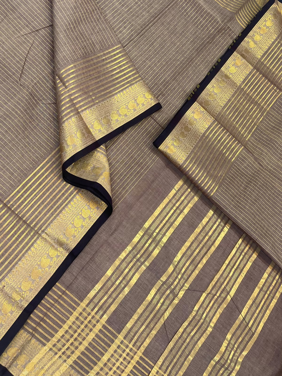 Kanchi soft cotton | pastel grey 🩶 x gold 🪙 x black 🖤|  Zari border x oosivanam