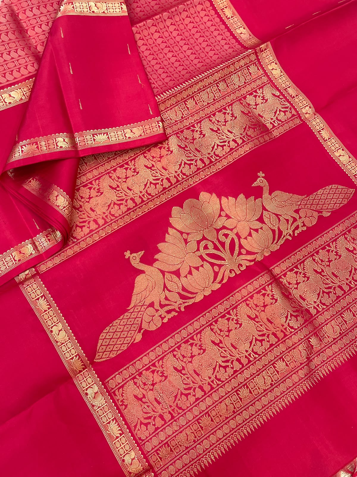 Pure Kanjivarams | zero zari & minimal Zari | varisaipet Xmuppagam | red | Handwoven luxury x 4 ply master weave | NKV35