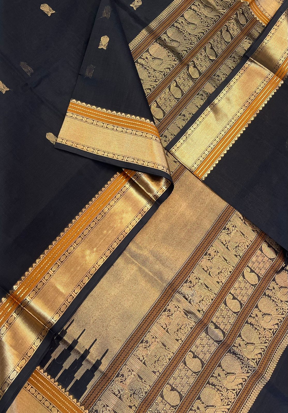 Kanchi Silk Cotton Sarees | zari  border x fishpet butta X rich pallu | black X gold